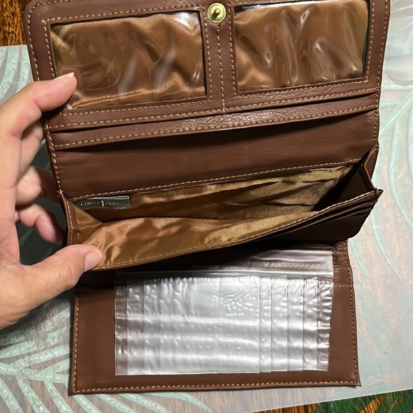First Issue wallet - Picture 5 of 6